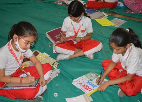 schools-girls-at-euro-international-school-sikar.