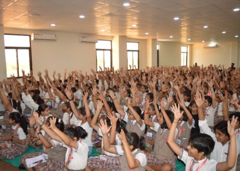 students-raising-their-hand-of-euro-international-school-sikar