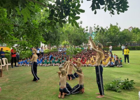 swami-keshwanand-school-sikar-students-at-playground